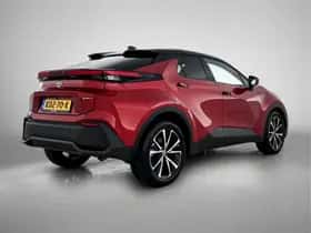 Toyota C-HR (2024) thumbnail 2