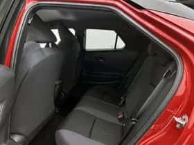Toyota C-HR (2024) thumbnail 16