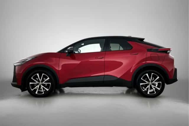 Toyota C-HR (2024) thumbnail 3