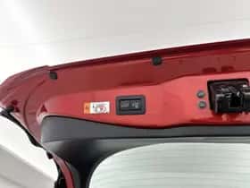 Toyota C-HR (2024) thumbnail 26