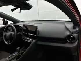 Toyota C-HR (2024) thumbnail 6