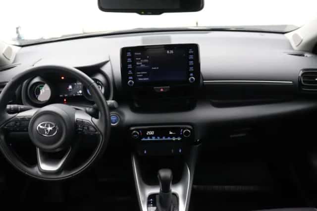 Toyota Yaris (2022) thumbnail 4