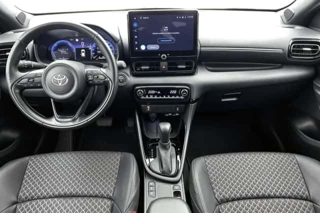 Toyota Yaris (2024) thumbnail 4