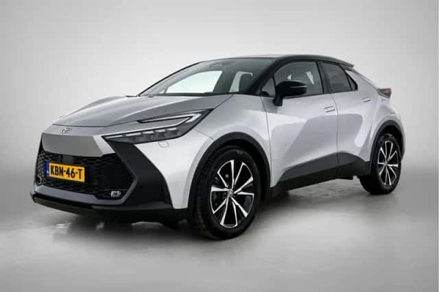 Toyota C-HR (2024) thumbnail 1