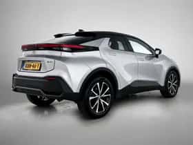 Toyota C-HR (2024) thumbnail 2