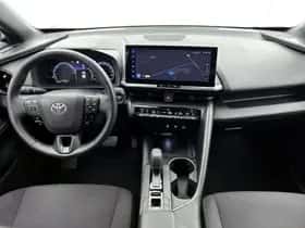 Toyota C-HR (2024) thumbnail 4