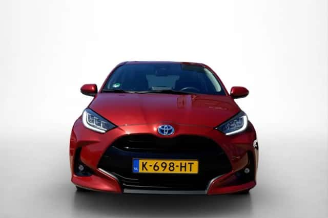 Toyota Yaris (2020) thumbnail 2