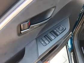 Toyota C-HR (2025) thumbnail 29