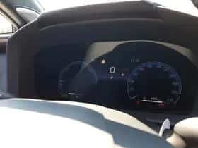 Toyota C-HR (2025) thumbnail 6