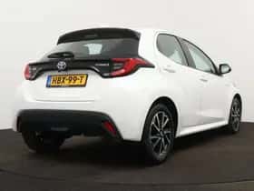 Toyota Yaris (2020) thumbnail 2