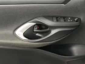 Toyota Yaris (2020) thumbnail 32