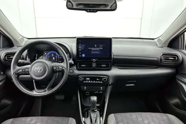 Toyota Yaris (2025) thumbnail 4