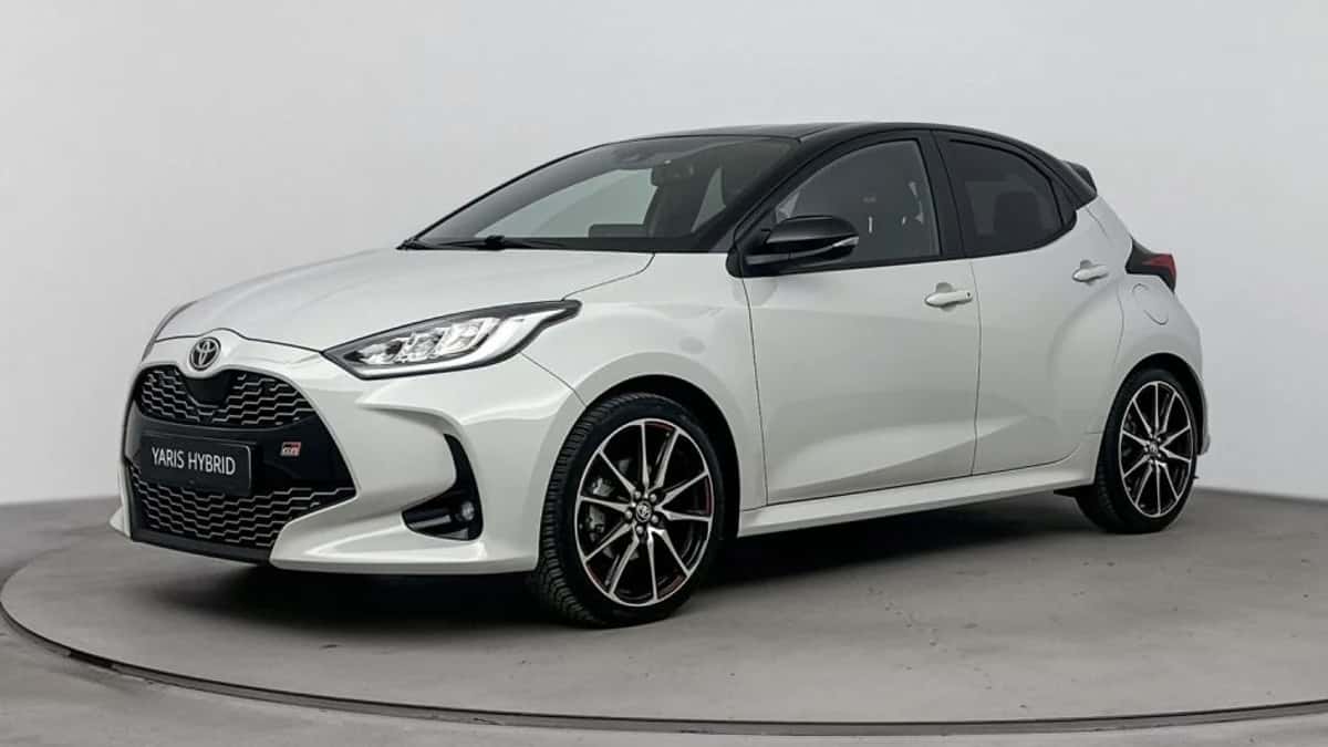 Toyota Yaris (2023) — foto 1