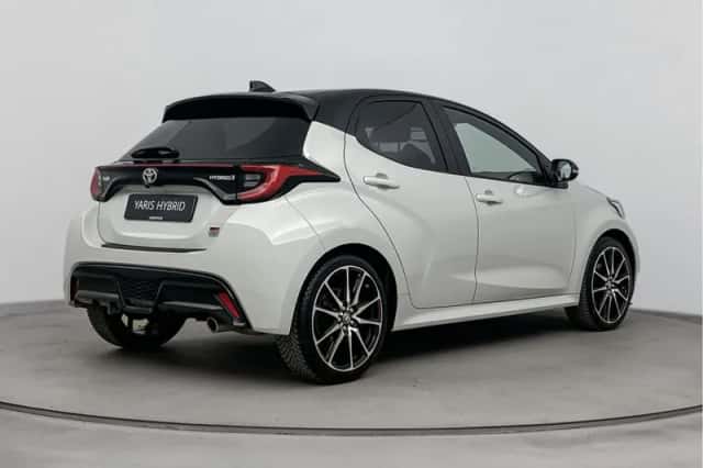 Toyota Yaris (2023) thumbnail 2