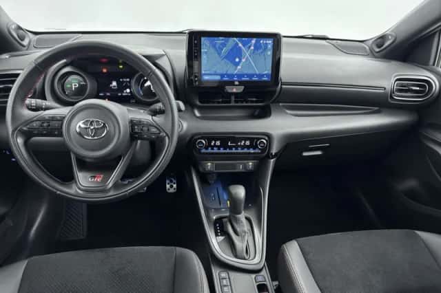 Toyota Yaris (2023) thumbnail 4