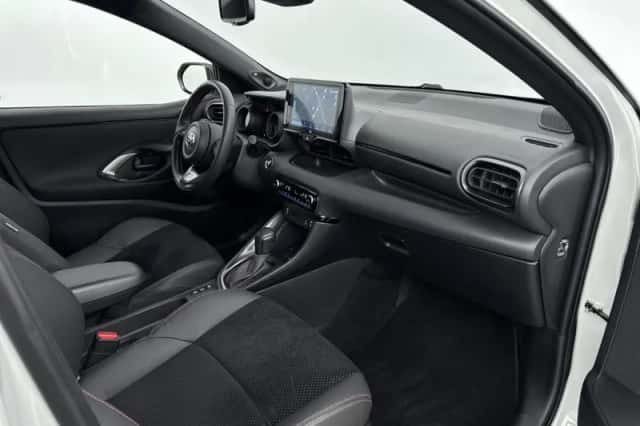 Toyota Yaris (2023) thumbnail 6