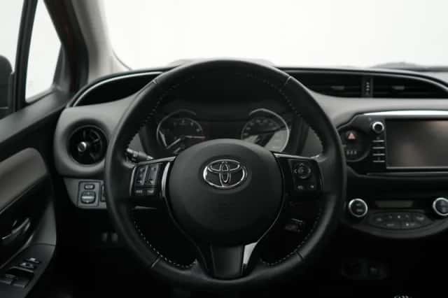 Toyota Yaris (2018) thumbnail 5