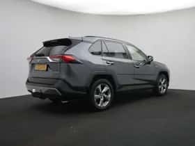 Toyota RAV4 (2020) thumbnail 2