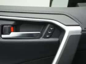 Toyota RAV4 (2020) thumbnail 6