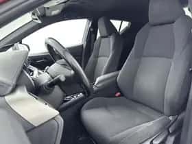 Toyota C-HR (2017) thumbnail 16