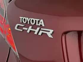 Toyota C-HR (2017) thumbnail 19