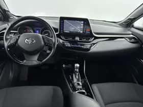 Toyota C-HR (2017) thumbnail 4