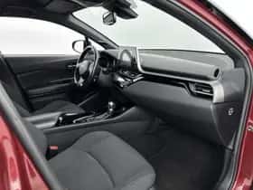 Toyota C-HR (2017) thumbnail 6