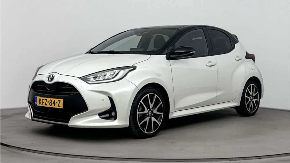 Toyota Yaris (2022) — foto 1