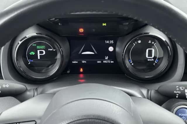 Toyota Yaris (2022) thumbnail 5
