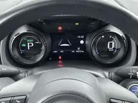 Toyota Yaris (2022) thumbnail 5