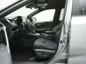 Toyota RAV4 (2020) thumbnail 17