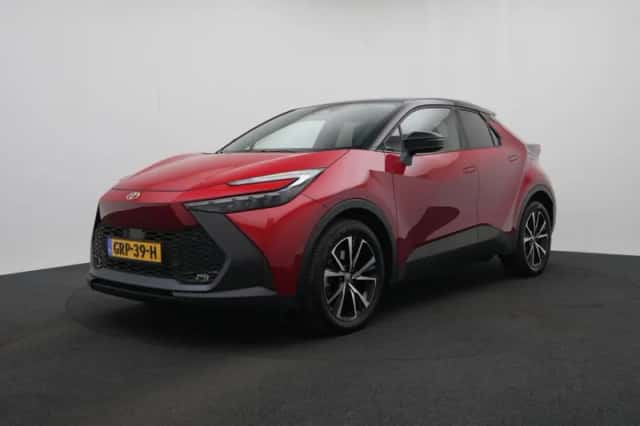 Toyota C-HR (2024) thumbnail 1