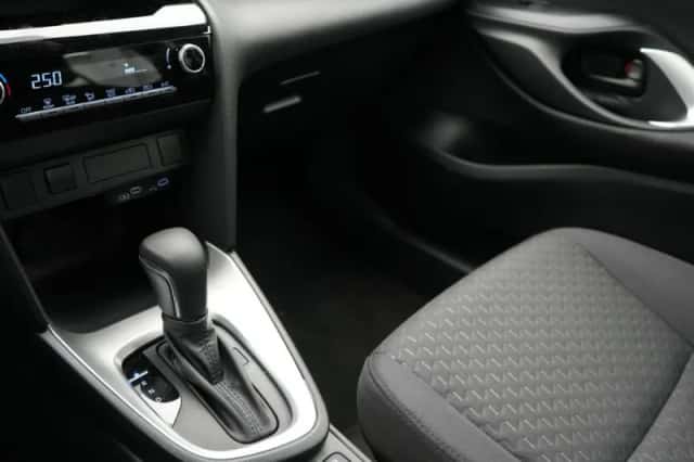 Toyota Yaris_Cross (2025) thumbnail 4