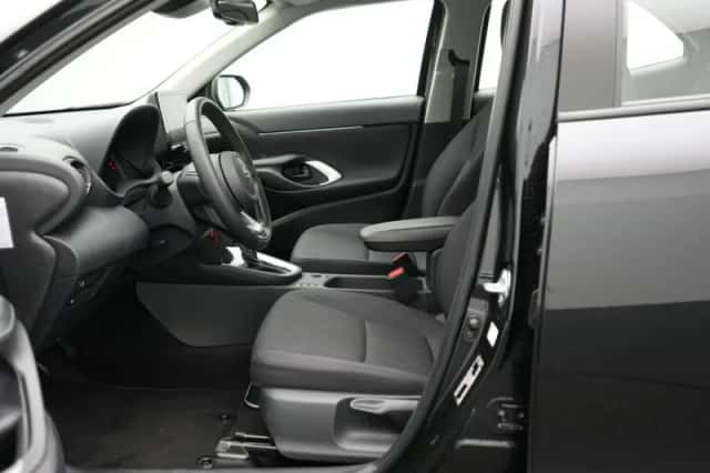 Toyota Yaris_Cross (2025) thumbnail 6