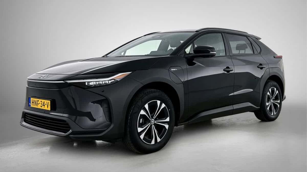 Toyota bZ4X (2025) — foto 1