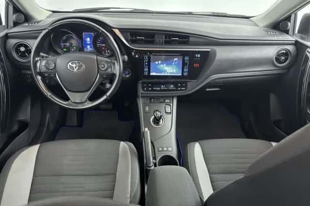 Toyota Auris (2016) thumbnail 4