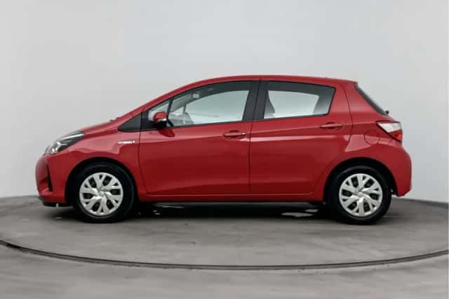 Toyota Yaris (2020) thumbnail 3
