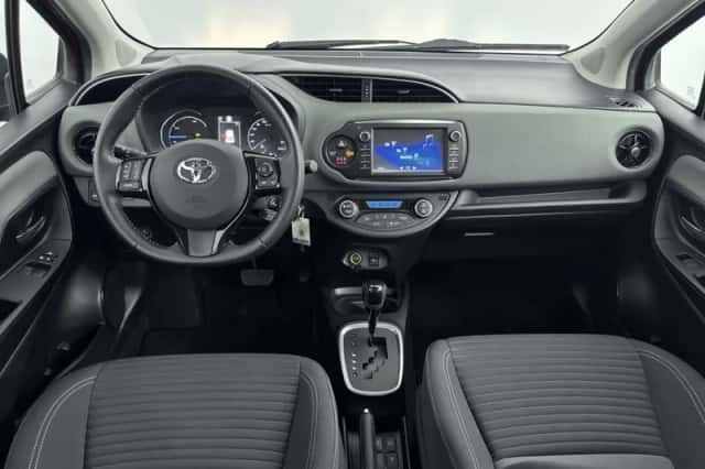 Toyota Yaris (2020) thumbnail 4