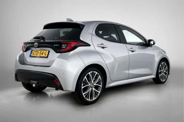 Toyota Yaris (2024) thumbnail 2