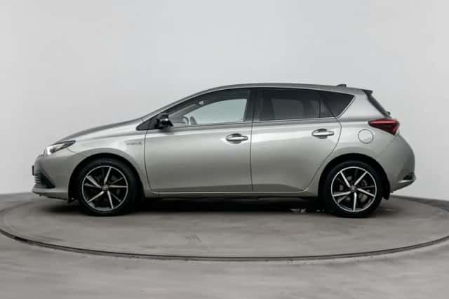 Toyota Auris (2018) thumbnail 3