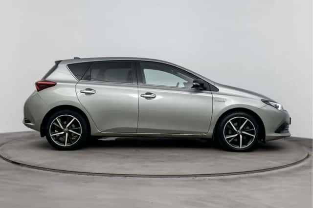 Toyota Auris (2018) thumbnail 4