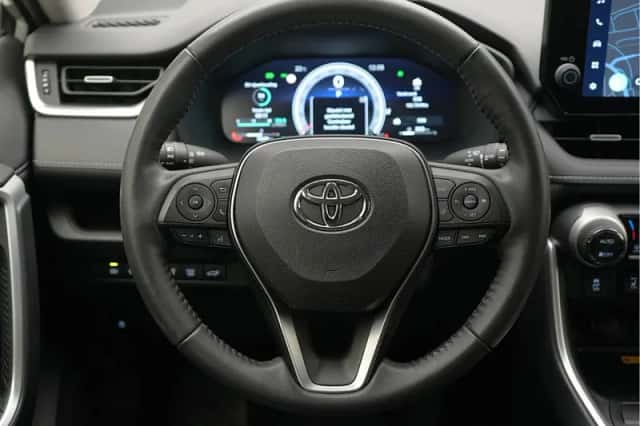 Toyota RAV4 (2024) thumbnail 5
