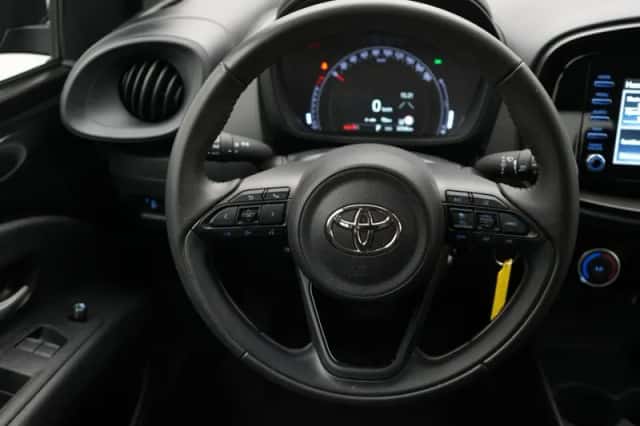 Toyota Aygo (2022) thumbnail 5