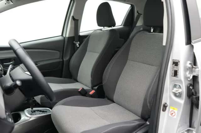 Toyota Yaris (2016) thumbnail 4