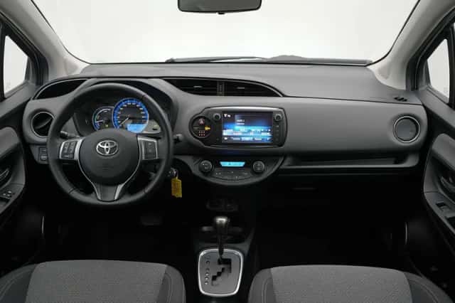 Toyota Yaris (2016) thumbnail 5