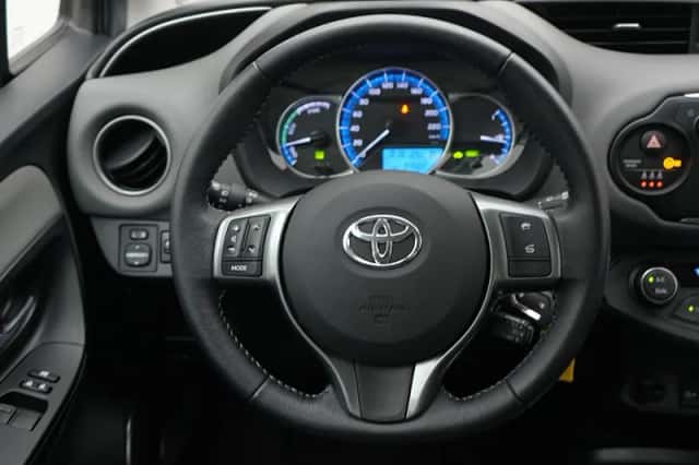 Toyota Yaris (2016) thumbnail 6