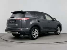 Toyota RAV4 (2018) thumbnail 2
