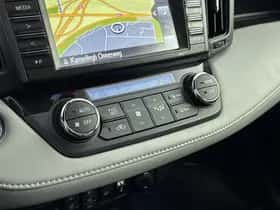 Toyota RAV4 (2018) thumbnail 11