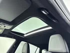 Toyota RAV4 (2018) thumbnail 4