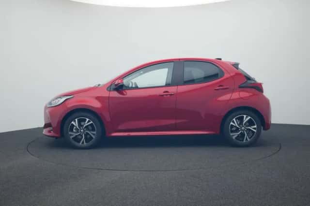 Toyota Yaris (2025) thumbnail 3